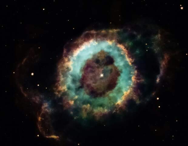 Учёные обнаружили загадочный «железный прут» в туманности «Кольцо»