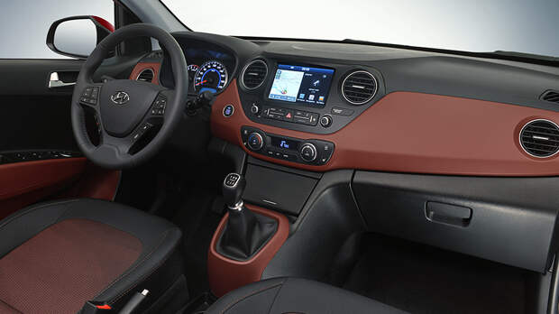 Hyundai i10 получил мультимедийную систему с Apple CarPlay и Android Auto. Фото 1