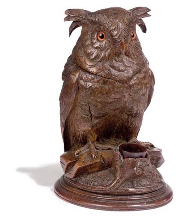 Black Forest owl tobacco box