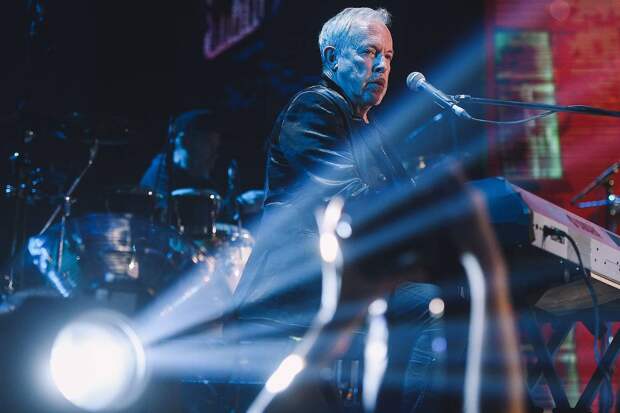 Макаревичу пришлось прятаться под лестницей из-за конфликта на Ближнем Востоке