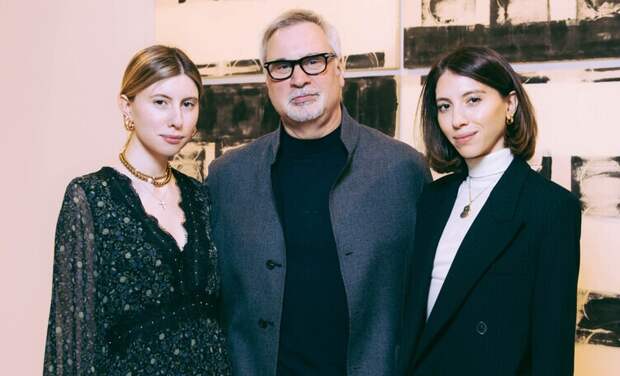 Валерий Меладзе с дочерьми, Тимати, Егор Крид и другие на открытии выставки в Москве