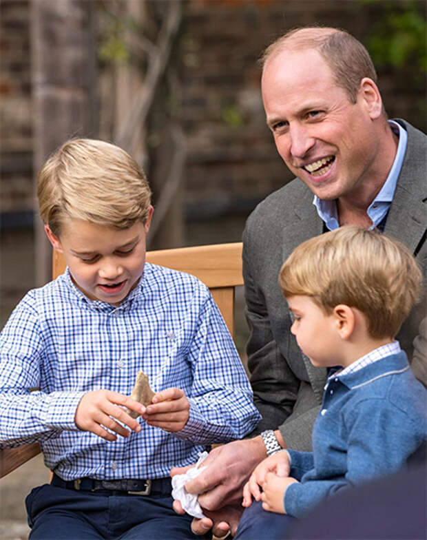 Принц Уильям с детьми принцем Джорджем и принцем Луи
