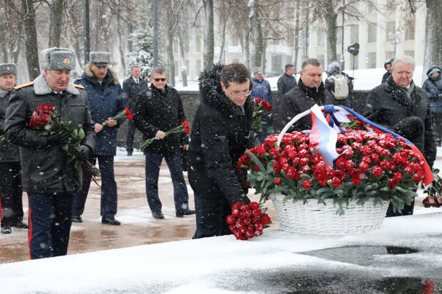 Евродепутаты обратились к народу России, призвав нас «помечтать о свободе»…
