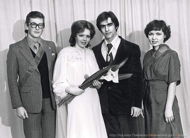 Как выглядят жены и подруги наших рок-легенд