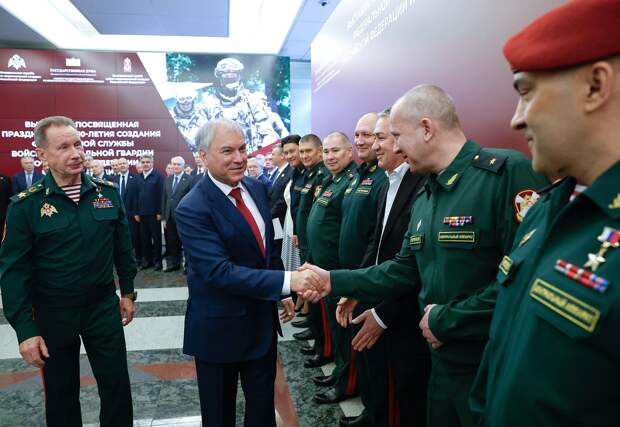 «Время героев»: в Госдуме открылась выставка, посвященная 10-летию создания Росгвардии и 215-й годовщине формирования войск правопорядка в России