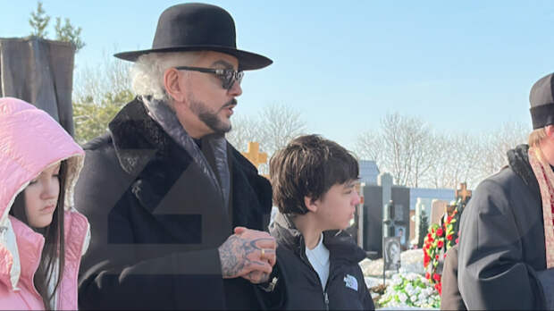 «Она не утихает»: Киркоров рассказал о боли от потери отца