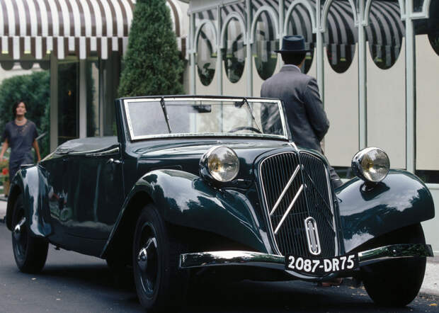 Citroen Traction Avant 11B Cabrio (1938) Citroen Traction Avant 11B Cabrio (1938)
