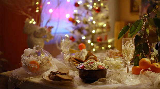 Врач-токсиколог Кутушов перечислил самые опасные для здоровья праздничные блюда