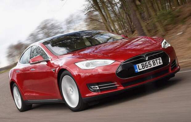 Автомобиль Tesla Model SP90D.