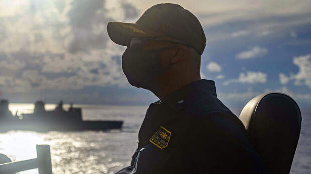 Белеет памперс одинокий: Кто послал "Маккейна" на войну с Россией