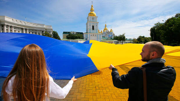 Политолог Литвиненко: появление языковых инспекторов связано с политикой Киева