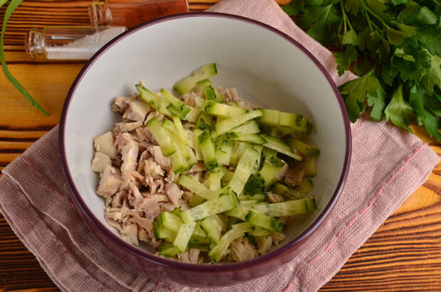Салат «Гнездо глухаря» с курицей — оригинальный и очень вкусный рецепт