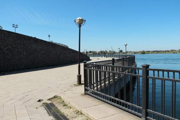 Набережная ширяево новая. Нижняя набережная ангары иркутск. Набережная иркутска сегодня. Улица нижняя набережная иркутск. Нижняя набережная иркутск московские ворота.