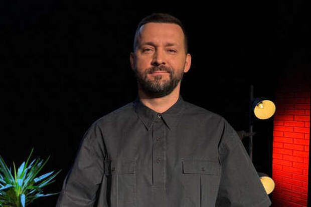 РИА Новости: cтендап-комик Белый сохранил долю в российской IT-компании