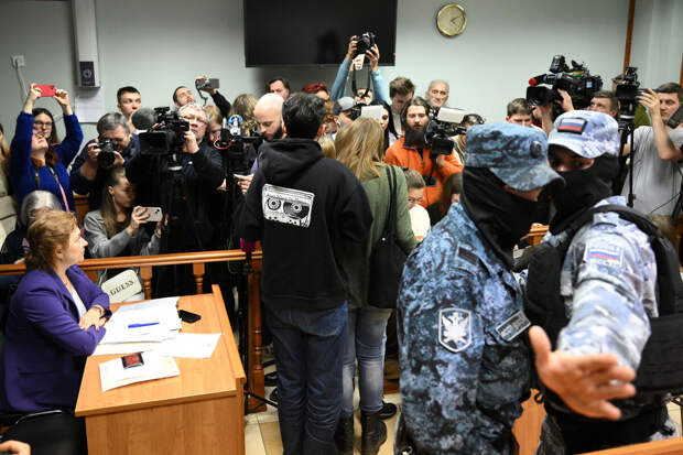 РИА Новости: в юридических вузах намерены изучать дело о квартире Долиной