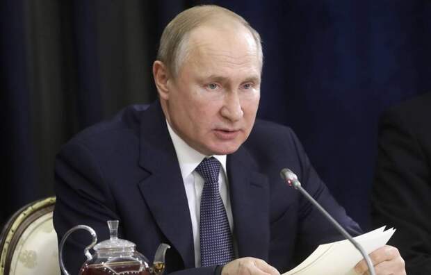 Путин: Россия должна обезопасить себя от новой блокировки финансовых поступлений в евро или долларах Путин: Россия должна обезопасить себя от новой блокировки финансовых поступлений в евро или долларах