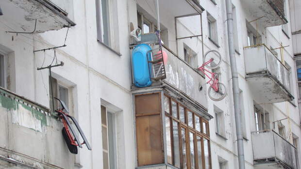 Жителям Петрозаводска запретили объединять балконы с комнатами