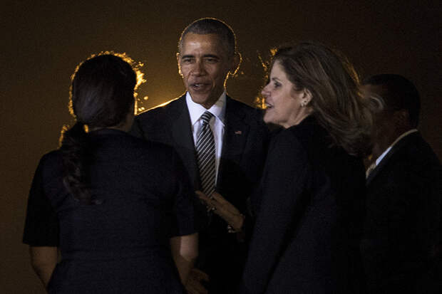 Президент США Барак Обама в аэропорту города Лима перед саммитом АТЭС