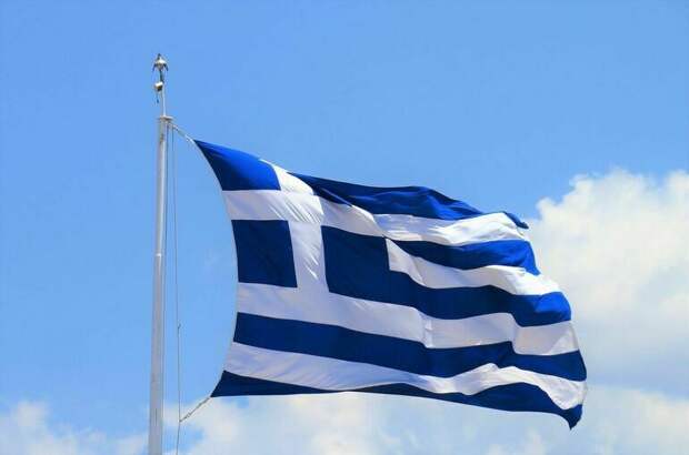 Парламент Греции приостановил свою работу из-за непогоды