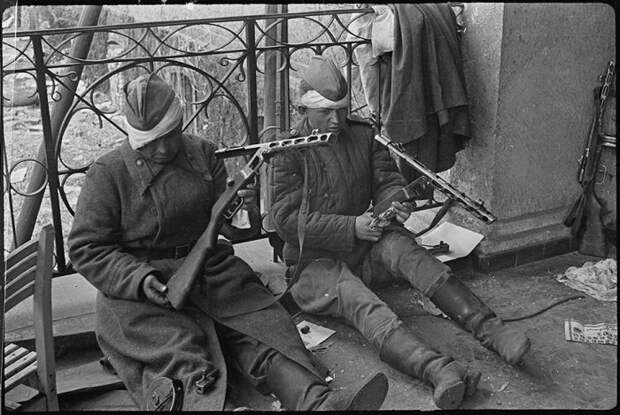 Берлин в последние дни Великой Отечественной войны (22 фото)