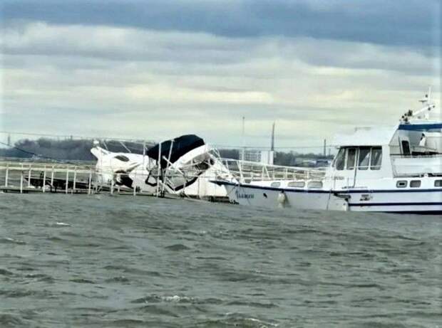 «112»: в Волгограде утонула яхта экс-депутата стоимостью 18 млн рублей
