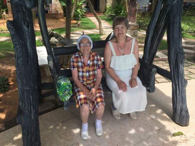 89-летняя российская пенсионерка путешествует по Вьетнаму 89-летняя российская пенсионерка путешествует по Вьетнаму