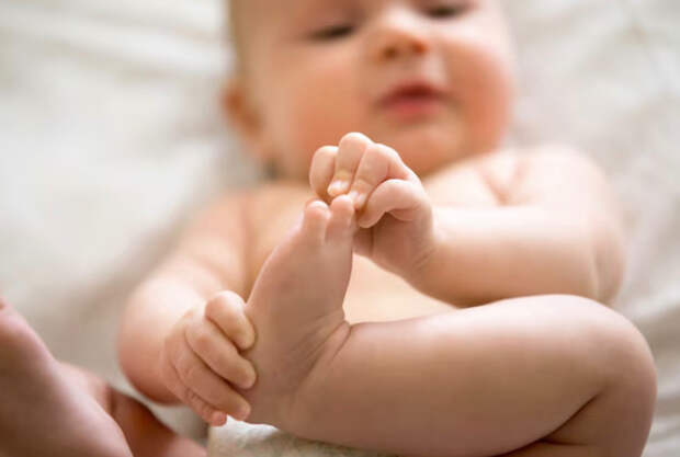 В Челябинске женщина приняла роды на улице и спасла маму с ребёнком