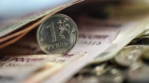Риски уходят: аналитик рассказал, почему инвестировать в рублях стало выгодно