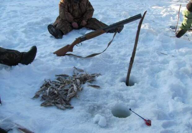 Смешные моменты с зимней рыбалки!