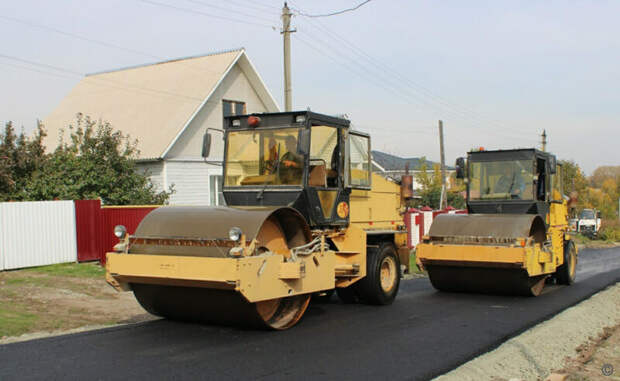Ремонт дороги в поселке Казенная Заимка / Фото: barnaul.org