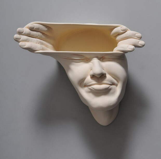 Тянущиеся лица в скульптурах Johnson Tsang Тянущиеся лица в скульптурах Johnson Tsang