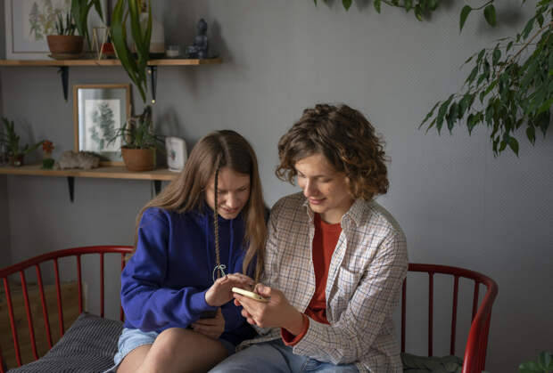 Родителям назвали самые распространенные ошибки в общении с детьми-школьниками