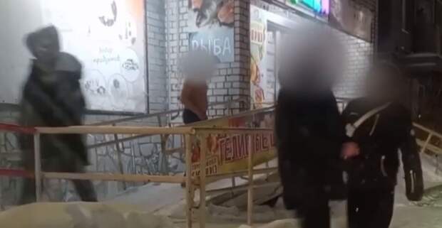 В городе Перми, в условиях сильного мороза, достигающего 20 градусов, произошёл тревожный инцидент с участием подростков.-4