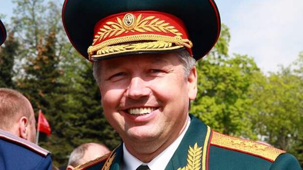 В 2004 году Александр Савенков попросил возвести его в дворяне.