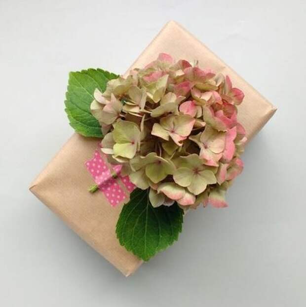 Подарочные упаковки с цветами