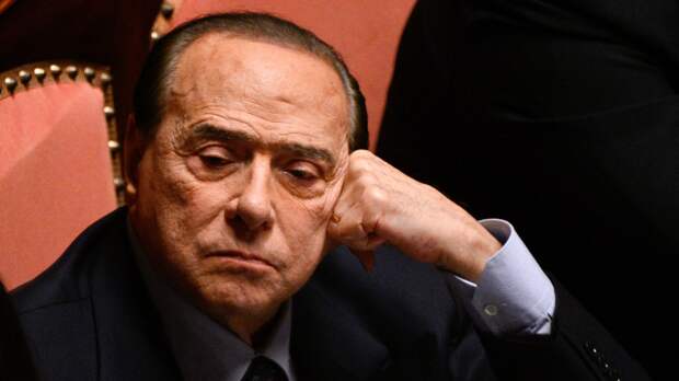 La Stampa: Берлускони с молодой подругой ищут бункер на случай ядерного апокалипсиса