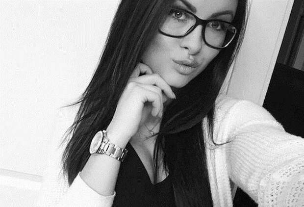 I’m loving the girls with glasses look more and more these days (30 Photos) I’m loving the girls with glasses look more and more these days (30 Photos)