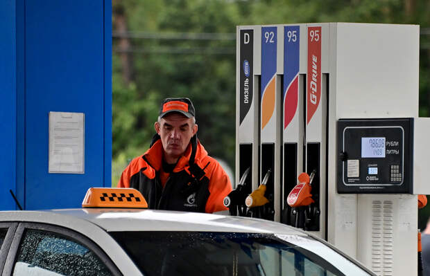 Екатеринбуржцы пожаловались на взлетевшие цены на бензин и дизель
