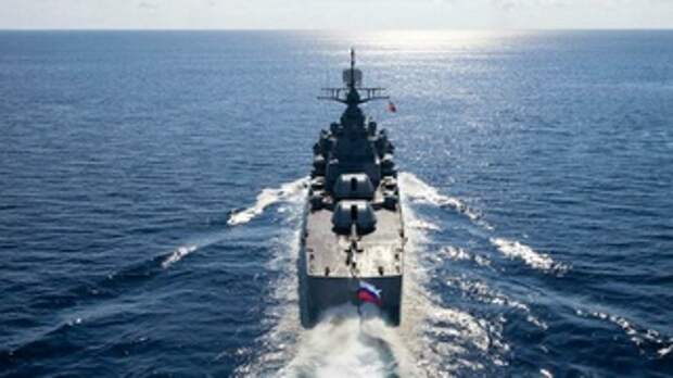 Военный корабль в море / Изображение сгенерировано GigaChat от Сбера / amic.ru