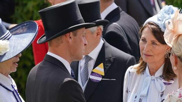 Протянул руку помощи: принц Уильям выручил мать Кейт Миддлтон из затруднительного положения