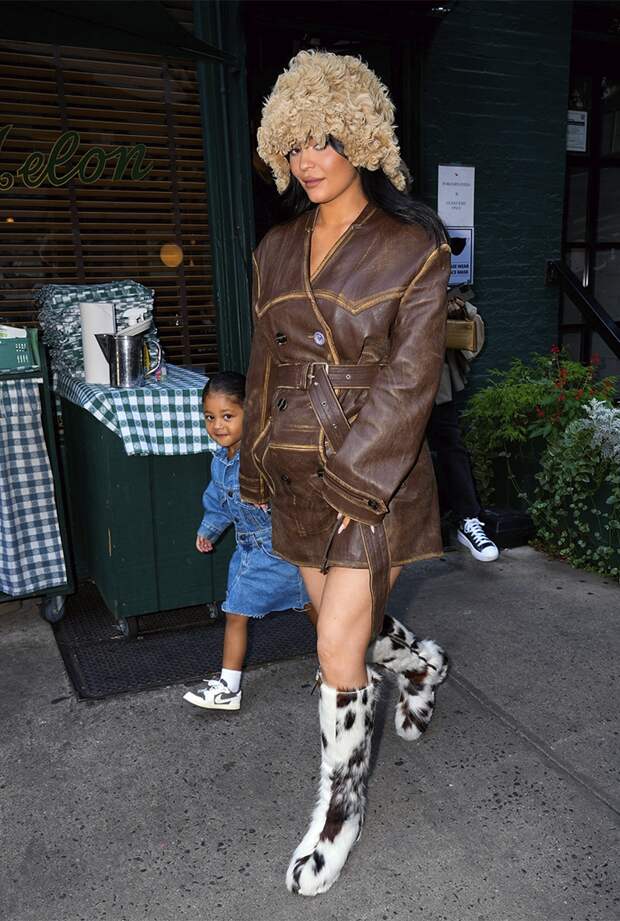 Кайли Дженнер с дочерью Сторми