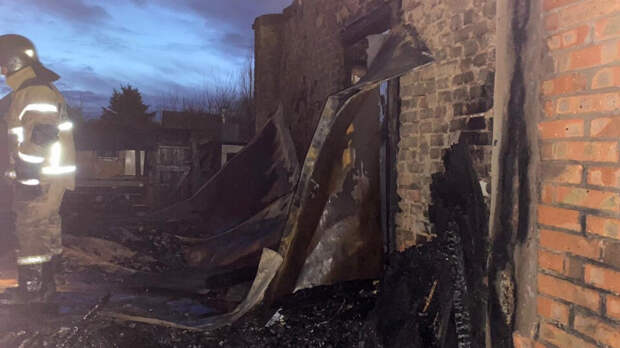 Пять человек погибли при пожаре в частном доме под Ростовом