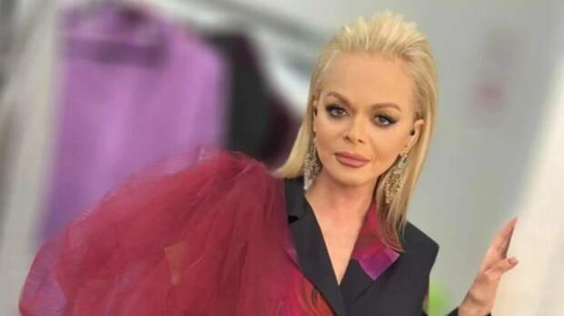 Скандально известную певицу Ларису Долину могут обязать выплатить около восьми млн рублей