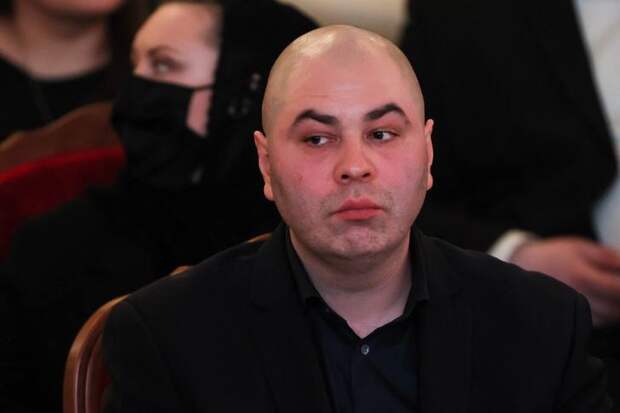 Суд официально признал политика Олега Эйдельштейна сыном Жириновского