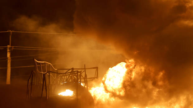 В Пензе начался пожар на нефтебазе после атаки дронов ВСУ