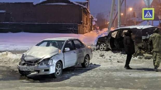 Жесткое ДТП в Барнауле / Фото: amic.ru 