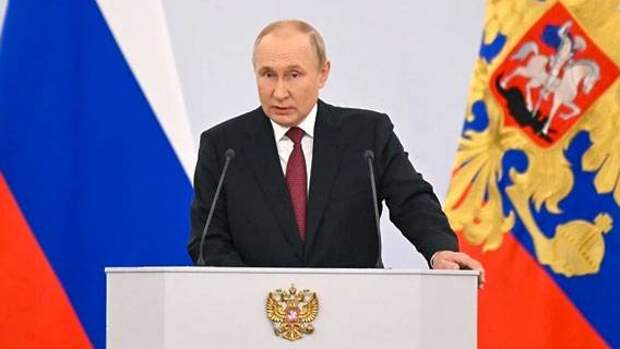 «Бряцает амуницией агрессор»: В день приема новых субъектов РФ Путин выступил с речью против гегемонии Запада