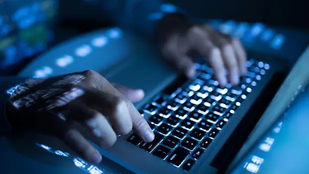 Глава АППСИМ выступает за замедление YouTube и арест его счетов, но против блокировки