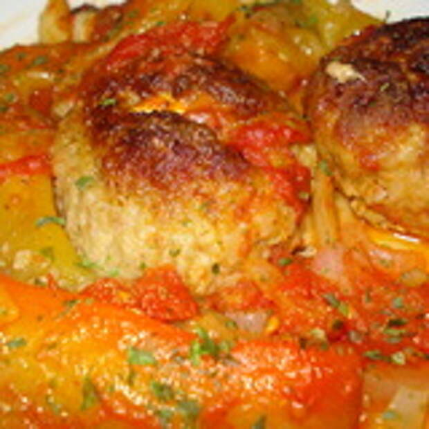 рубленые биточки с сыром манури запечёные с перцем