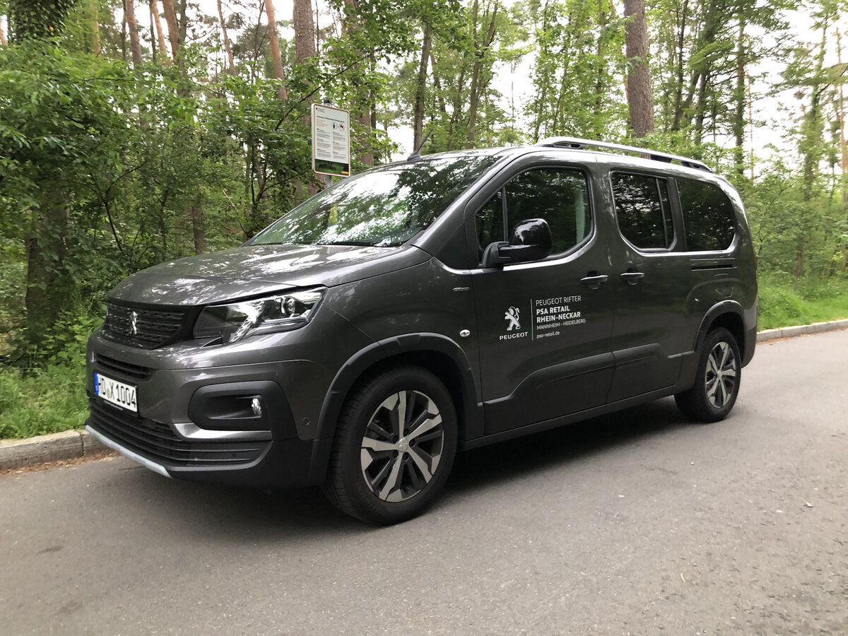 Новый семейный автомобиль Rifter. Дизельный двигатель с расходом 4 литра.